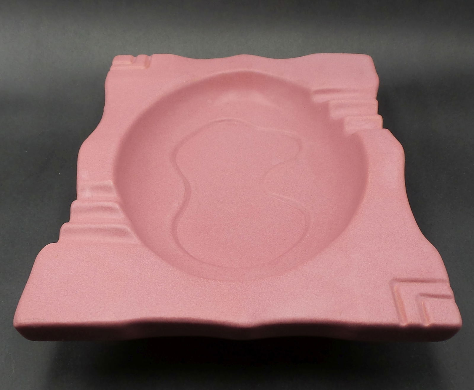 Beautiful Vintage VAN BRIGGLE Pink Glazed Art Pottery Ashtray (1 of 8)