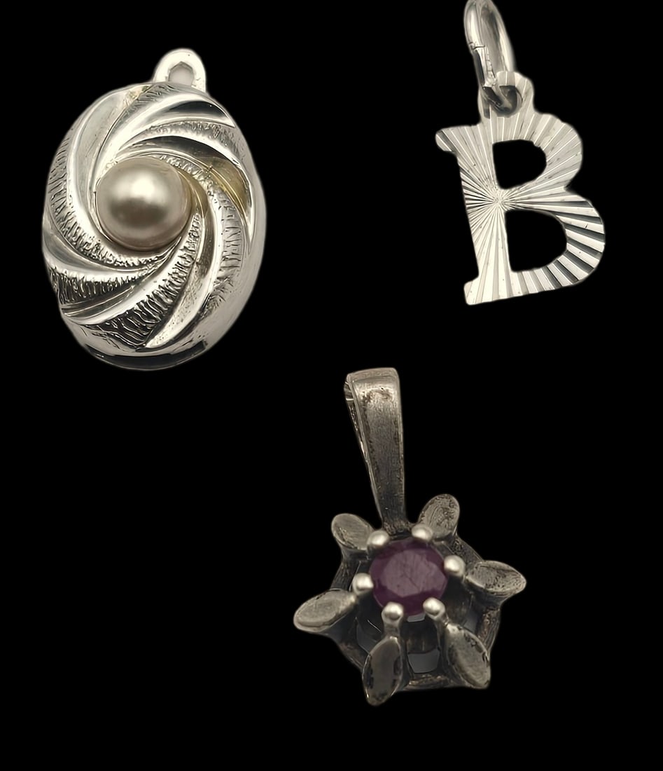 Lot of 3 Vintage Solid Silver Pendants (1 of 5)