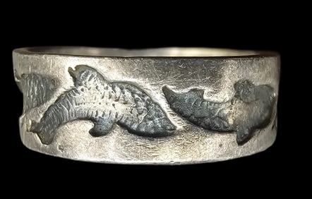Unusual Vintage Sterling Silver Band Ring /w Fish Design
