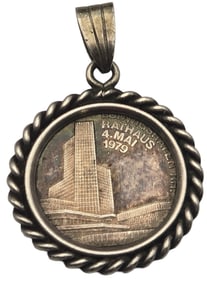 Vintage 1979 Silver Medal & 800 Silver Bezel Pendant