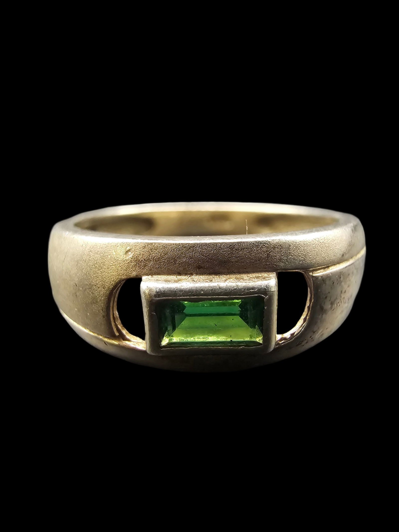 Unusual Vintage Sterling Silver & Green Gemstone Ring (1 of 7)