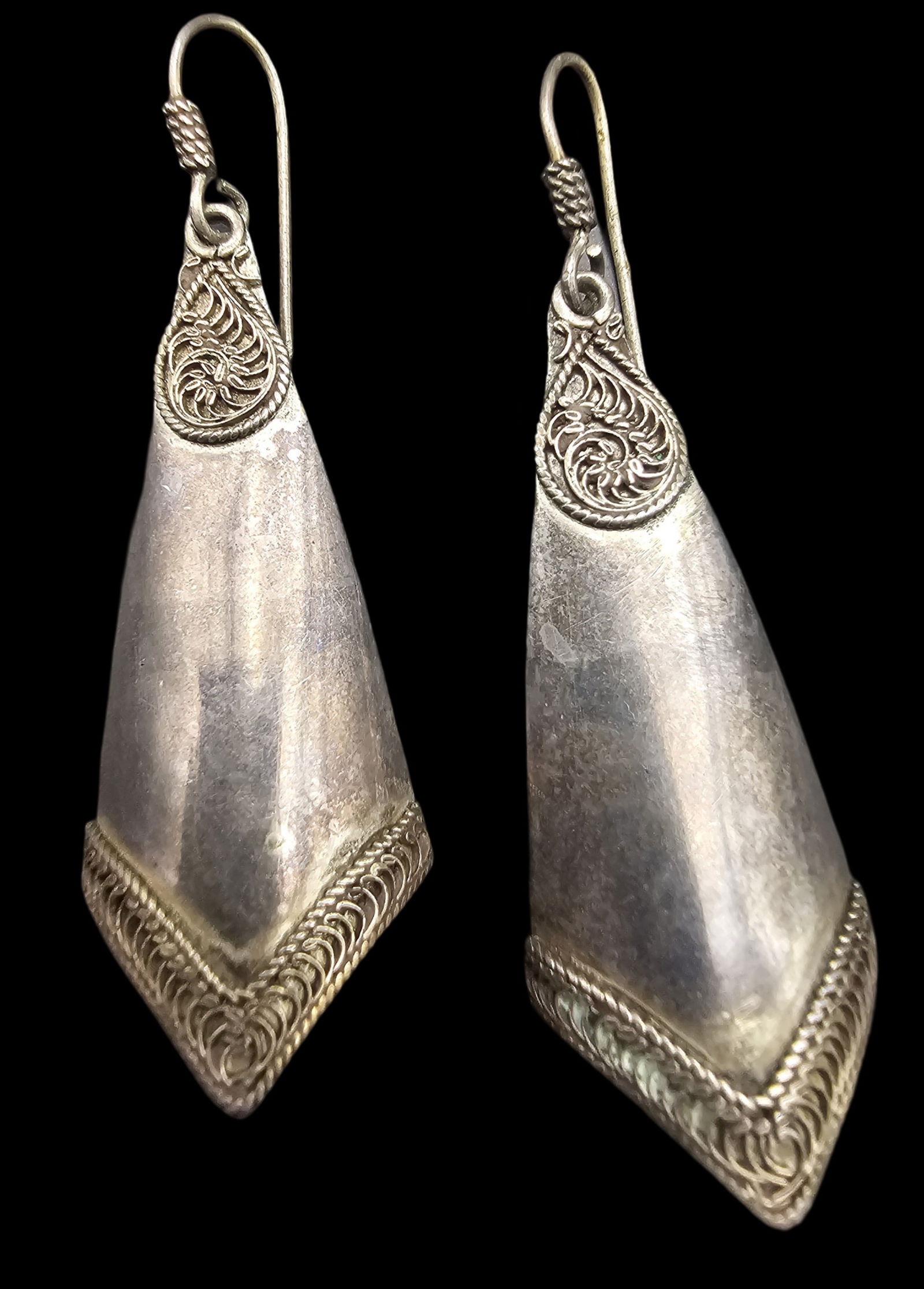 Pair of Ornate Vintage Sterling Silver Filigree Earrings (1 of 5)