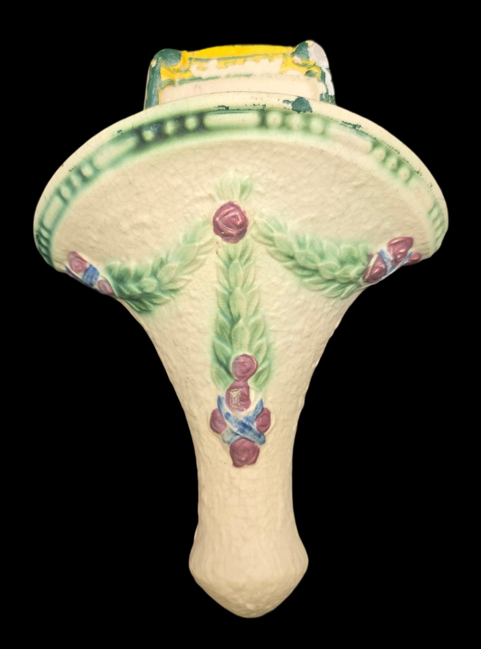 Vintage ROSEVILLE Art Pottery LA ROSE Cream Wall Pocket: Very good vintage condition with minor wear according to age, please see pictures. No cracks or repairs. Measures approx. 8" high x 6" in diameter. Marked.