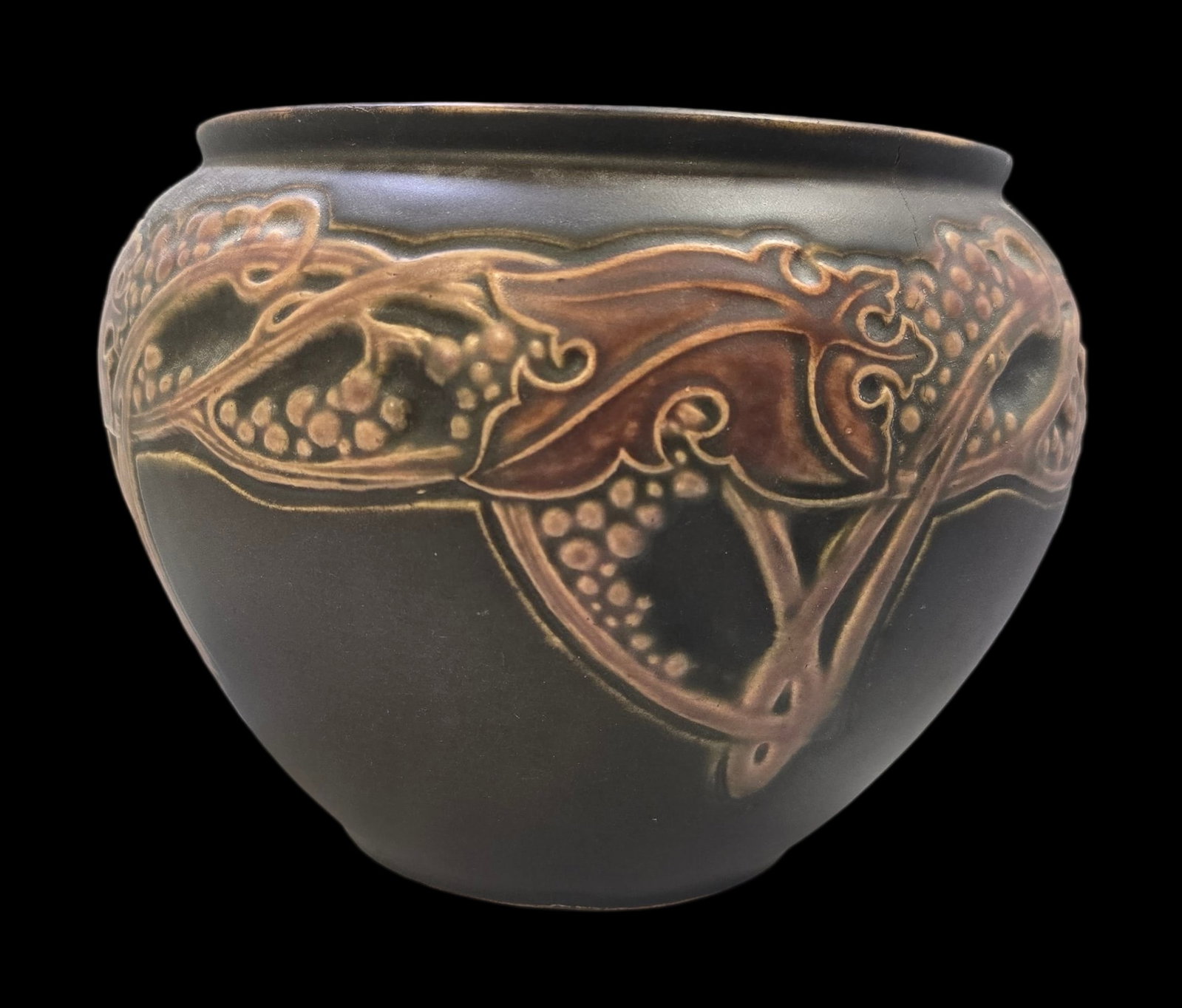 Vintage ROSEVILLE Art Pottery ROSECRAFT GRAPEVINE Ceramic Planter: Very good vintage condition with minor wear according to age, please see pictures. No cracks or repairs. Measures approx. 6" high x 7" wide. Marked.