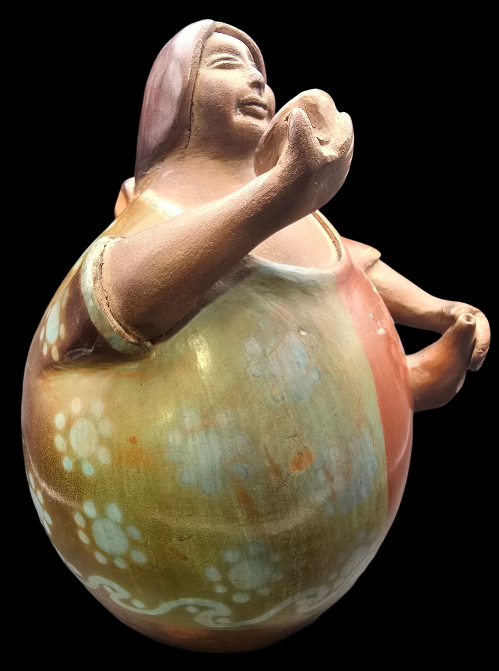 Vintage Peruvian Pre-Columbian Style Pottery Sculpture of a Woman: Very good vintage condition with minor wear according to age, please see pictures. No chips, cracks, or repairs. Measures approx. 9" high.