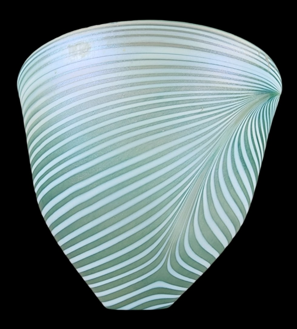 Vintage KOSTA BODA Bertil Vallien Minos Series Iridescent Green Art Glass Bowl - Signed: Very good vintage condition; no chips, cracks, or repairs; minor wear according to age. Measures approx. 5 1/4" high x 7" in diameter. Signed on the bottom.