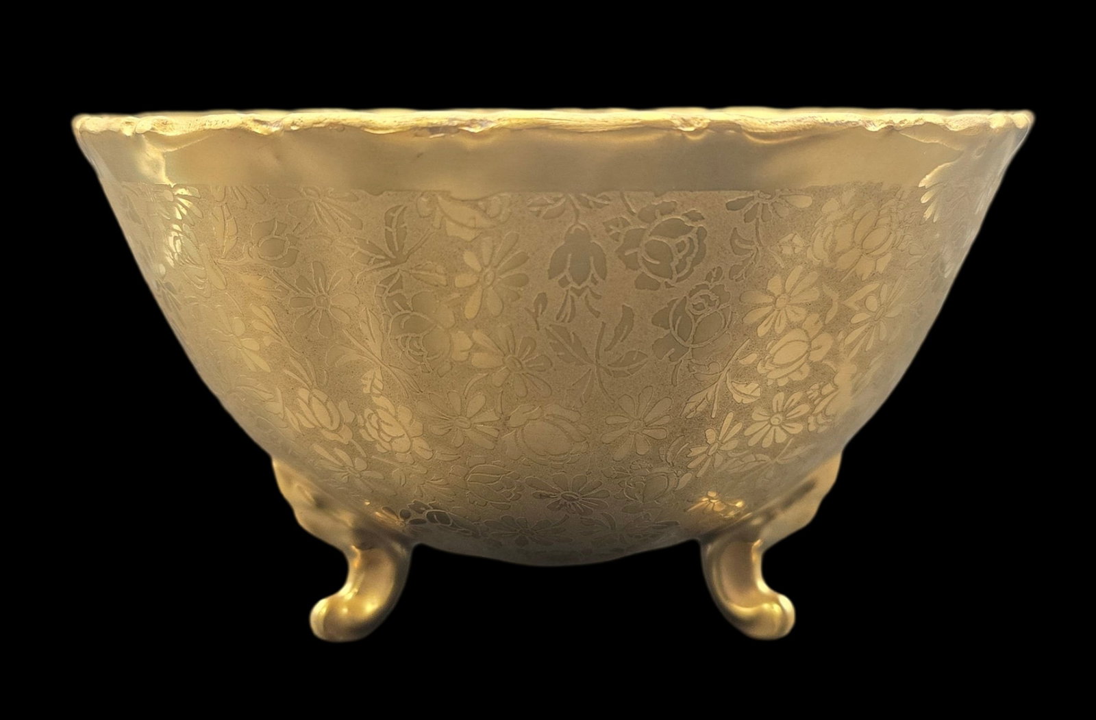 Antique T&V TRESSEMANN VOGT Limoges France Hand Painted Gold Footed Bowl: Very good vintage condition; no chips, cracks, or repairs. Measures approx. 3 1/2" high x 6" in diameter. Marked on the bottom.