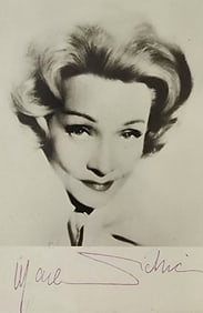 Vintage Picture of MARLENE DIETRICH /w Autograph