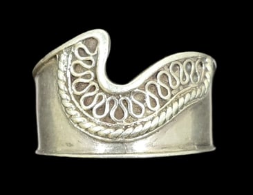 Ornate Vintage handmade Sterling Silver Ring