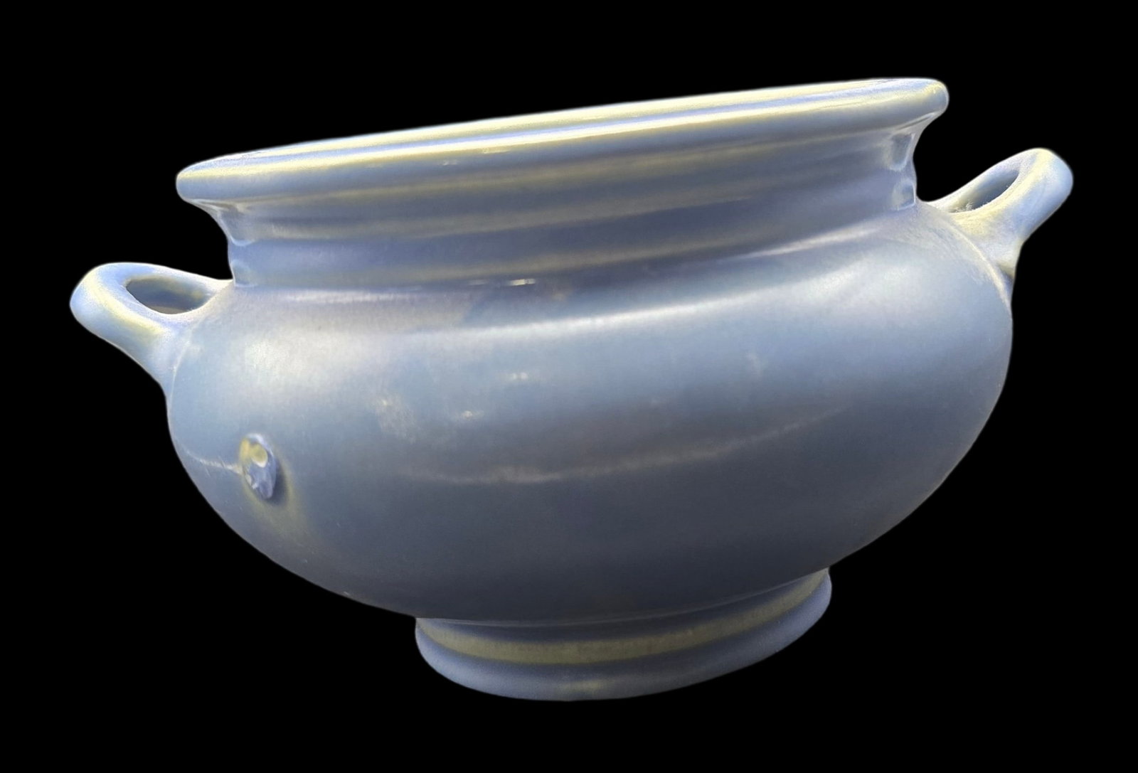 Vintage ROSEVILLE Art Pottery ROSECRAFT Solid Colors Blue Ceramic Bowl: Very good vintage condition with minor wear according to age, please see pictures. No cracks or repairs. Measures approx. 3 1/2" high x 5 1/2" in diameter. Marked.