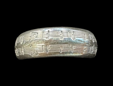 Unusual Vintage Sterling Silver Ring /w Musical Notes
