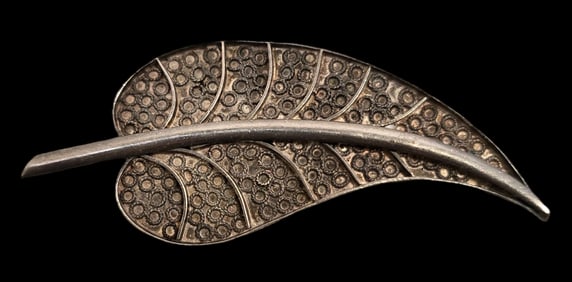 Unusual Vintage Handmade Palestinian Sterling Silver Leaf Pin Brooch
