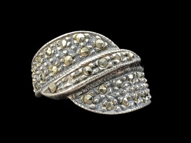 Ornate Vintage Sterling Silver & Marcasite Ring