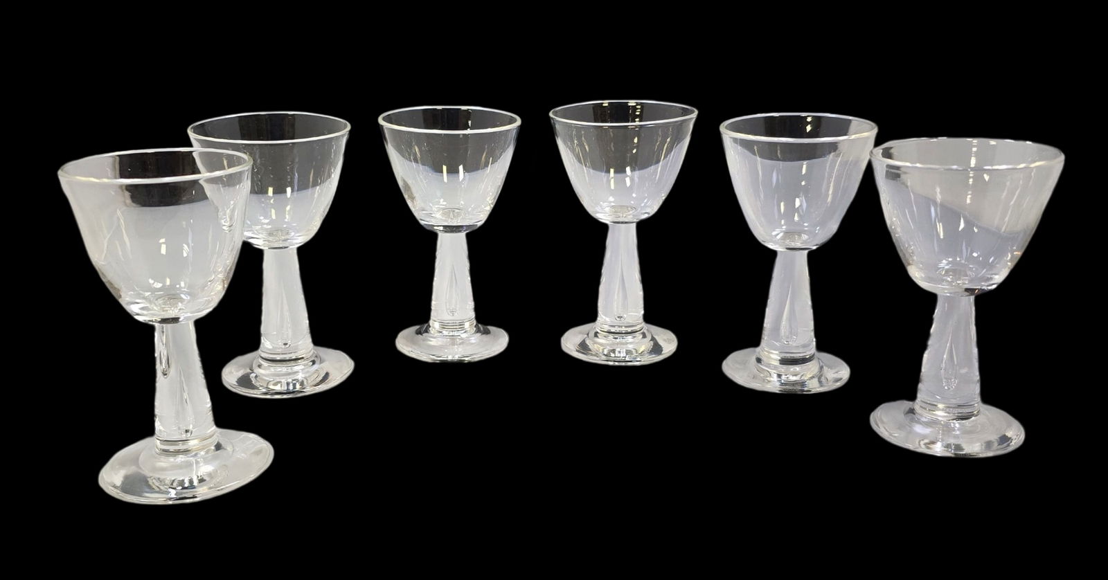 Set of 6 Vintage STEUBEN Crystal Liquor Glasses (1 of 4)