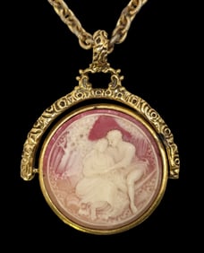 Vintage Goldtone Metal Costume Jewelry Cameo Pendant Necklace