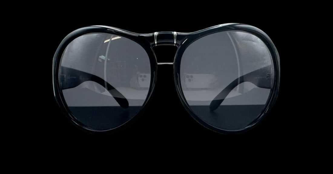 DOLCE & GABBANA D&G 8048 Sunglasses: DOLCE & GABBANA D & G 8048 Sunglasses. Very good vintage condition with very minor signs of use; barely if ever used.