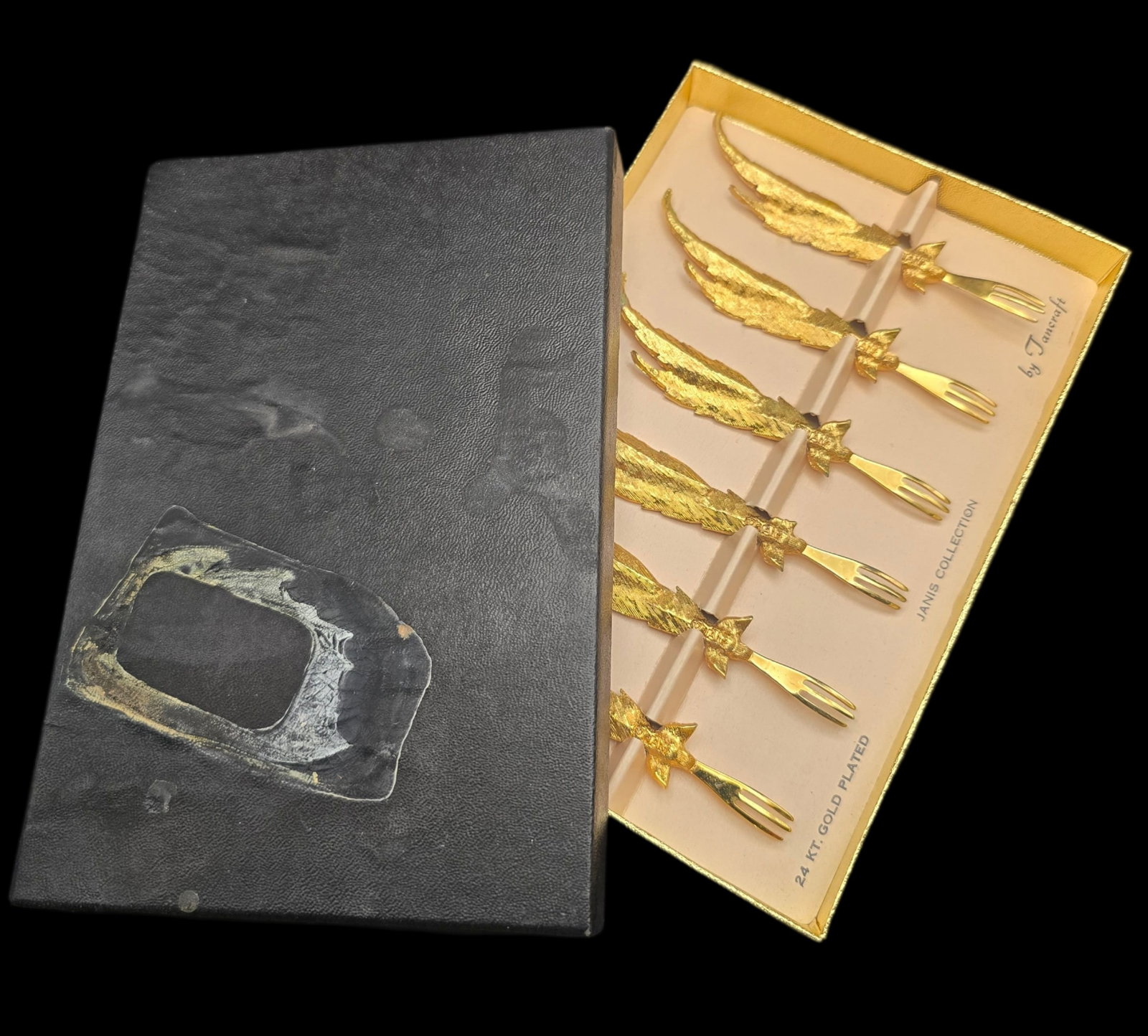 Set of 6 Vintage JANIS Collection 24k Gold Plated Feather Handle Cocktail Forks (1 of 7)