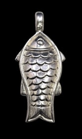 Very Unusal Vintage Sterling Silver Fish Pendant