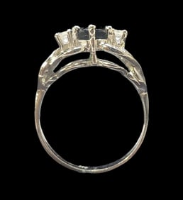 Beautiful Vintage European 835 Silver & Green Gemstone Ring