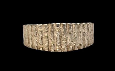 Beautiful ca. 1940 W. FREY & CO Germany 835 Silver Designer Ring with Carved Line Design