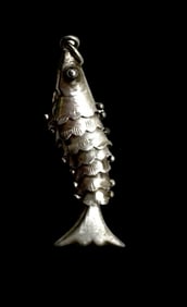 Charming Vintage Sterling Silver Movable Fish Pendant