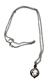 Charming Vintage Sterling Silver & Pearl Pendant Necklace