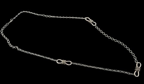Very Unusual Finely Worked Vintage Sterling Silver Necklace /w Bow Elements