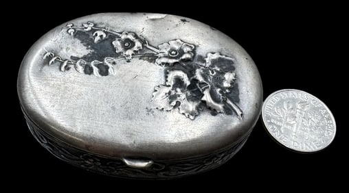 Beautiful Antique European 800 Silver Snuff Box /w Flower Design