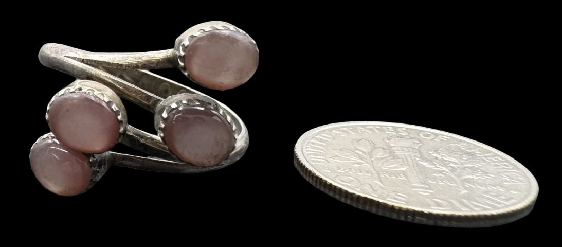Vintage Native American Navajo COONSIS Sterling Silver & Pink Gemstone Ring (1 of 5)