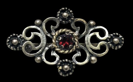 Beautiful Vintage ca. 1930 European 835 Silver & Rose Cut Garnet Brooch Pin