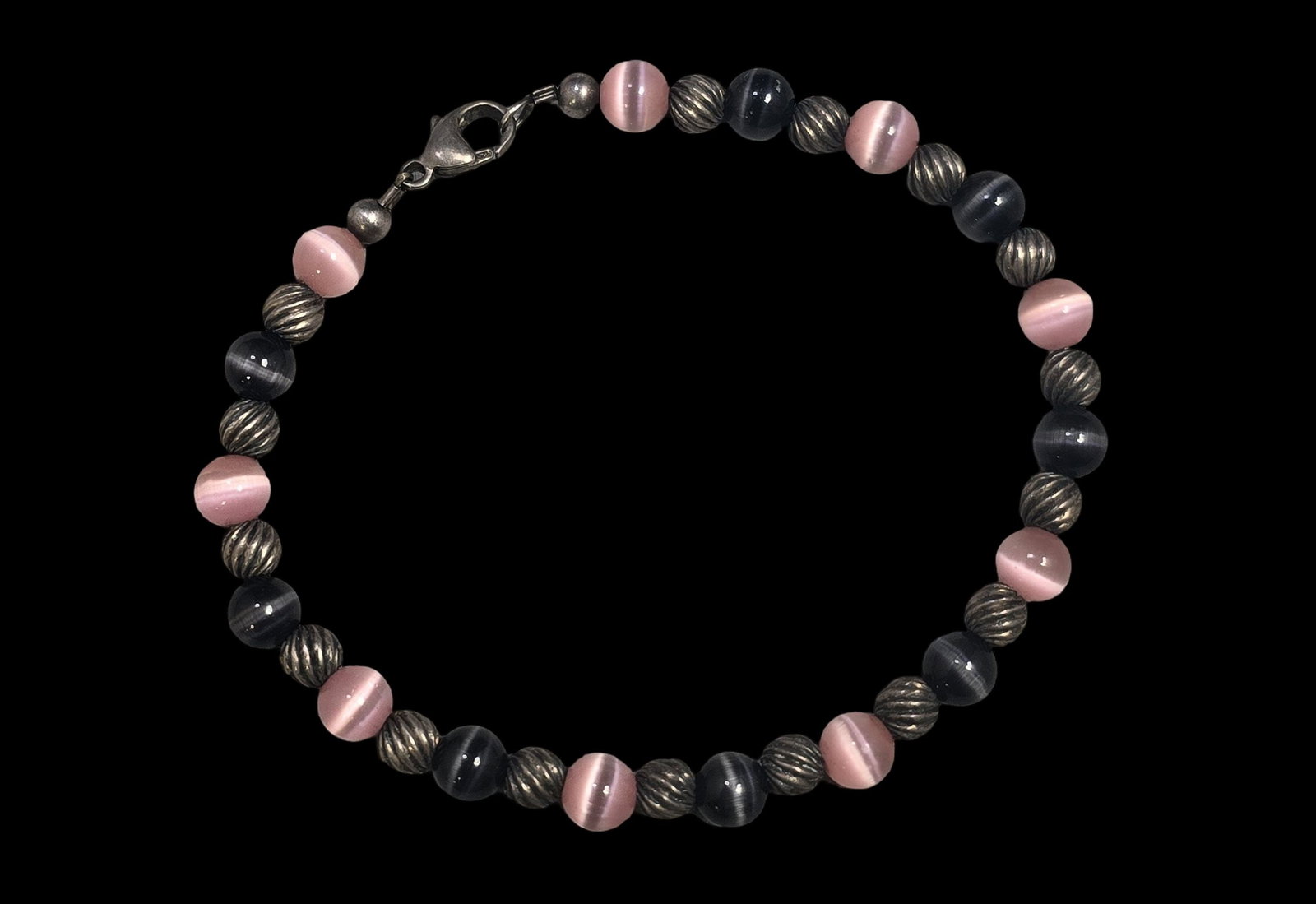 Unusual Vintage Sterling Silver & Glass Bead Bracelet: Very good vintage condition with minor patina and wear according to age. Measures approx. 8" long and weighs ca. 9 grams. Marked for Sterling Silver. SHIPPING: We ship in-house and charge a flat fee o
