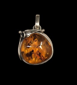 Very Unusual Vintage Sterling Silver & Amber Pendant