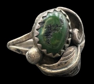 Vintage European 800 Silver & Green Gemstone Ring