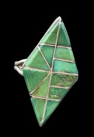 Unusual Vintage Native American Style 800 Silver & Inlaid Green Gemstone Ring