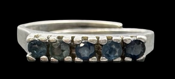 Charming Vintage Sterling Silver & Blue Gemstone Ring