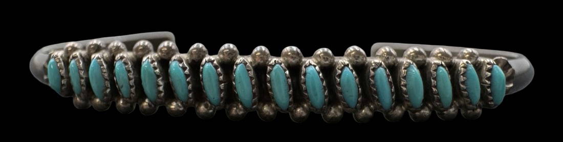 Beautiful Vintage Native American 800 Silver & Turquoise Cuff Bracelet: Very good vintage condition with minor patina according to age. Inside circumference is approx. 6" and the piece weighs ca. 7.4 grams. SHIPPING: We ship in-house and charge a flat fee of $12 for any o