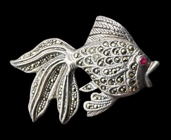 Beautiful Vintage Sterling Silver & Marcasite Fish Brooch