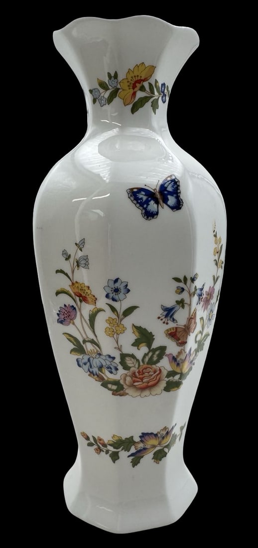 Vintage AYNSLEY England Fine Bone China Cottage Garden Floral Bud Vase: Very good vintage condition; no chips, cracks, or repairs. Measures approx. 8 3/4" high x 4" wide. Marked for AYNSLEY.
