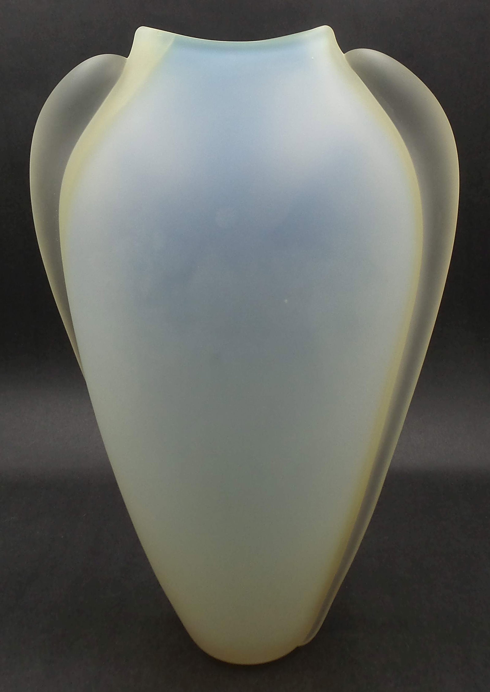 Vintage THOMAS BUECHNER for VITRIX Art Glass Vase: Very good vintage condition; no chips, cracks, or repairs. Measures approx. 10 1/4" high x 6 3/4" wide x 4 1/2" deep.