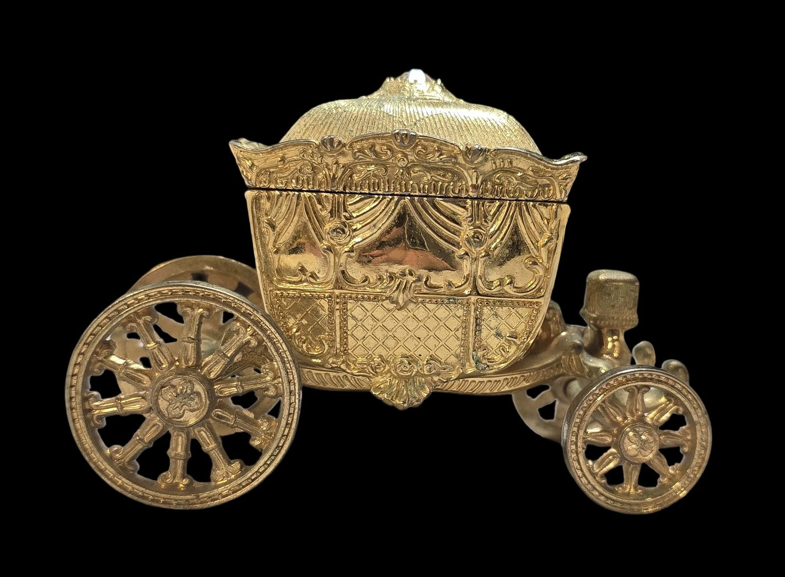 Whimsical & Unusual Vintage Gold Tone Metal Royal Carriage Engagement / Wedding Ring Box: Good vintage condition with some wear according to age. Measures approx. 3 1/2" high x 5" long.