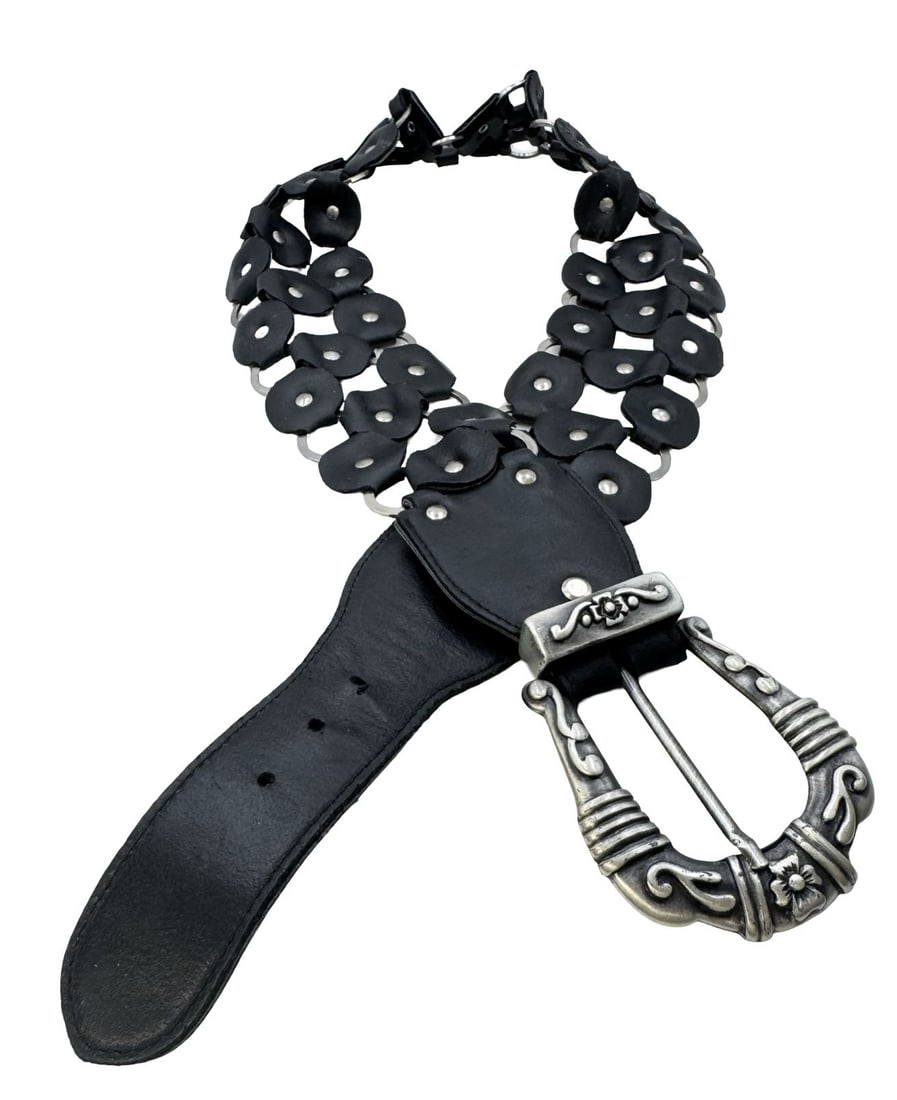 Vintage TOPAZ Black Leather Belt Made in Italy: TOPAZ Leather Belt Made in Italy. Good vintage condition with wear according to age and use. Measures approx. 42 1/2 " long x 3" wide. Worn.