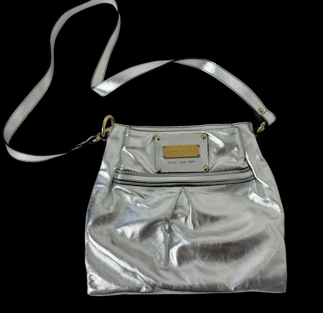 MARC JACOBS Metallic Silver Flat Zip Clutch - Barely Worn (1 of 5)