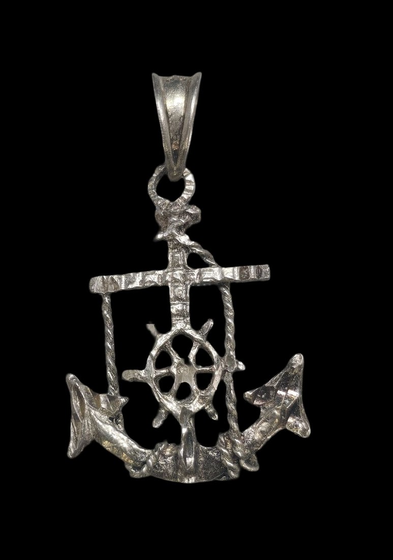 Vintage Sterling Silver Navy Cross & Anchor Pendant: Very good vintage condition with minor patina and wear according to age. Measures approx. 1 1/2" high x 1" wide and weighs ca. 2.5 grams. Marked for Sterling Silver. SHIPPING: We ship in-house and cha
