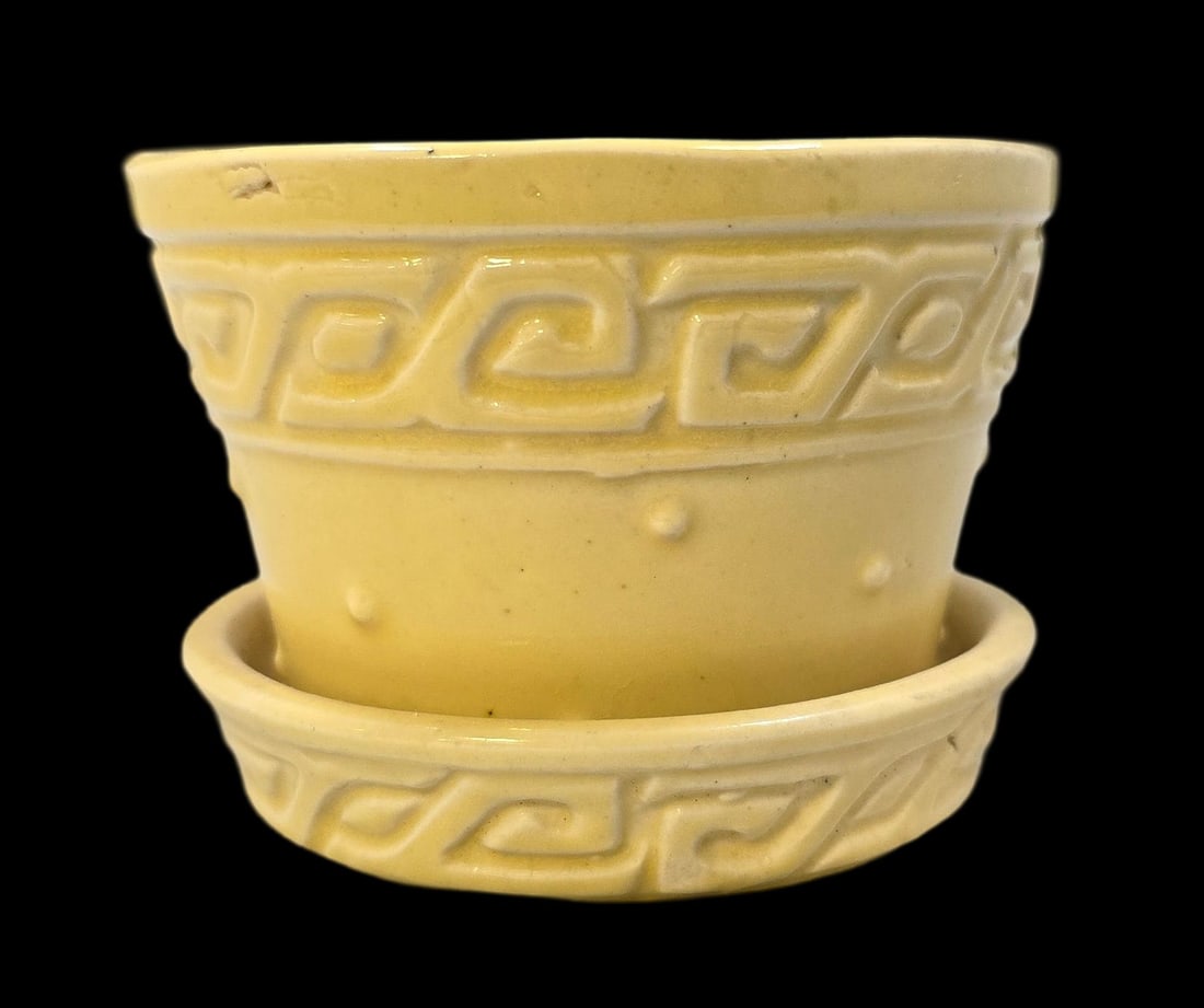 Vintage Mid-Century Modern MCCOY Yellow Art Pottery Planter (1 of 5)