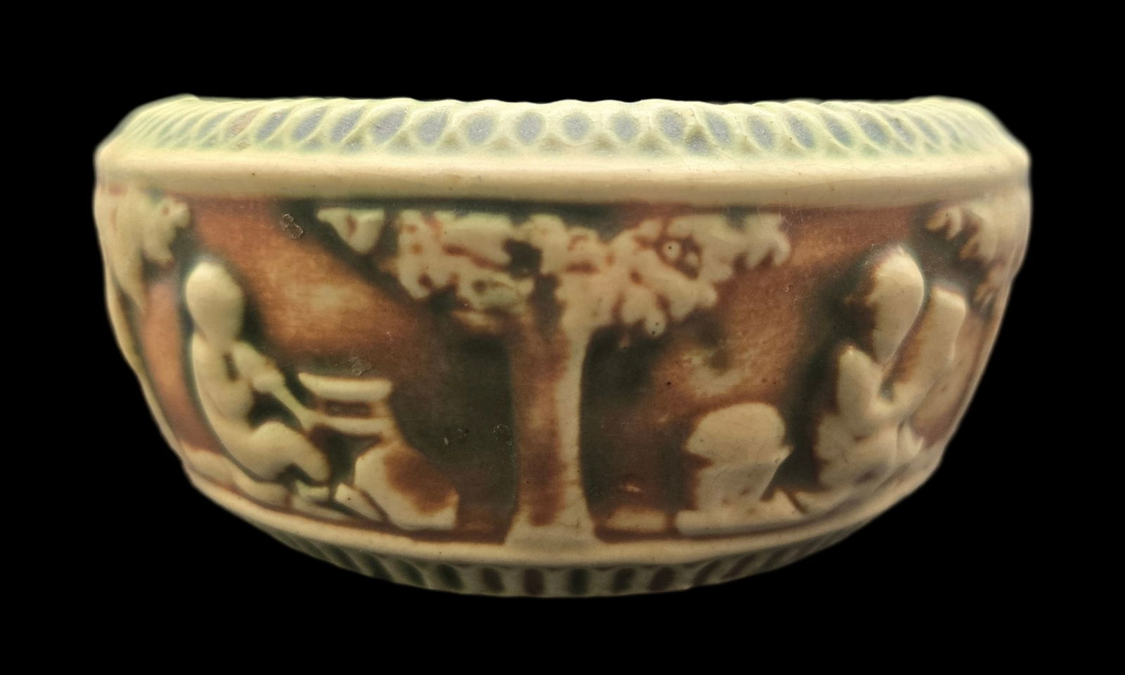 Vintage ROSEVILLE Art Pottery DONATELLO Green & Brown Ceramic Bowl: Very good vintage condition with minor wear according to age, please see pictures. No cracks or repairs. Measures approx. 3" high x 6 1/2" wide. Marked.