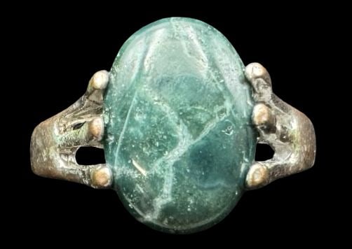 Vintage Sterling Silver & Green Natural Gemstone Ring (1 of 4)