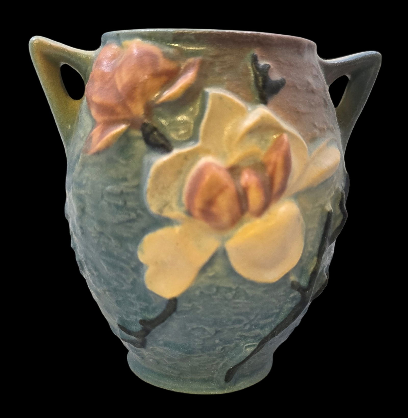 Vintage ROSEVILLE Art Pottery MAGNOLIA Blue Ceramic Vase: Very good vintage condition with minor wear according to age, please see pictures. No cracks or repairs. Measures approx. 4 1/2" high x 4" wide. Marked.