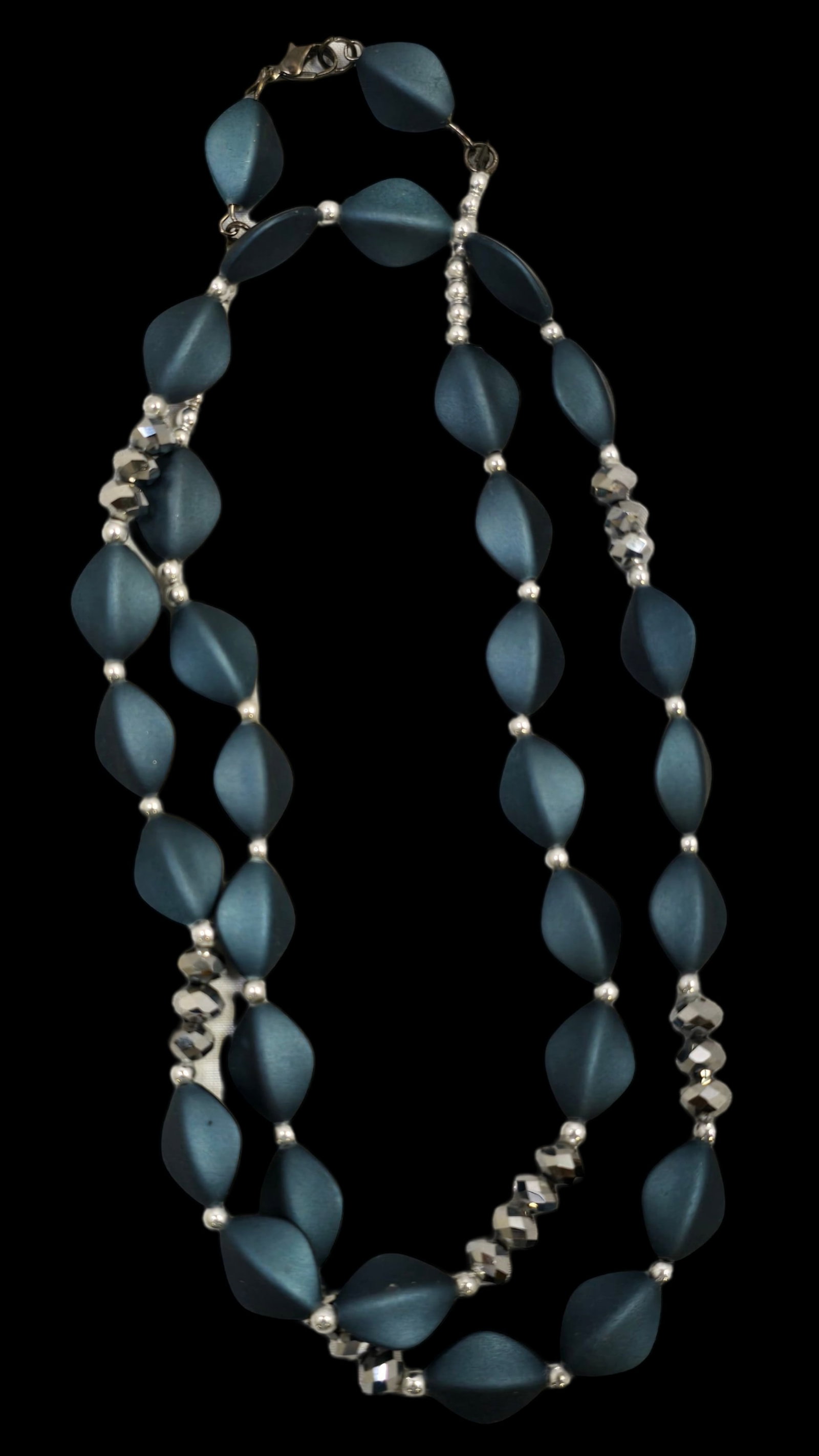 Vintage Silvertone Metal & Rhinestone Bead Costume Jewelry Necklace: Very good vintage condition with minor patina according to age. Measures approx. 16" long