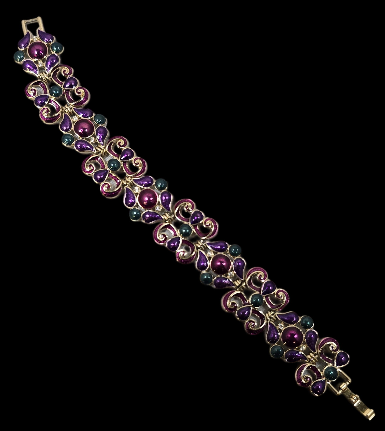 Stylish Vintage NAPIER Goldtone Metal & Colorful Enamel Costume Jewelry Bracelet: Very good vintage condition with some patina according to age, please see pictures. Measures approx. 8" long. Marked.