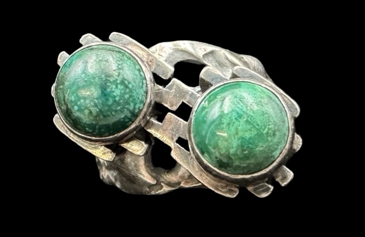 Vintage Mid-Century Modern Brutalist Sterling Silver & Green Gemstone Ring (1 of 5)
